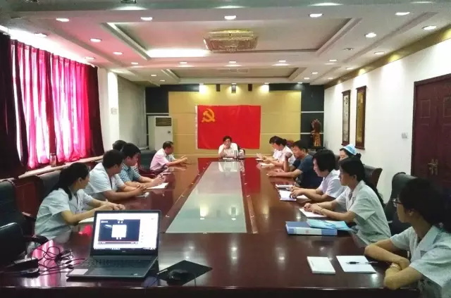 探讨替补席战力分布 揭示年轻新秀的成长潜力与战术适配性